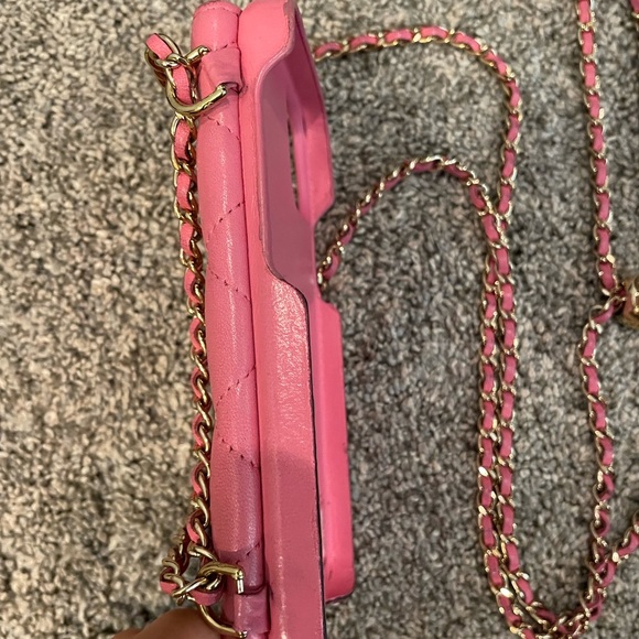 CHANEL IPHONE 12 PRO USED GOOD CONDITION - Picture 11 of 15